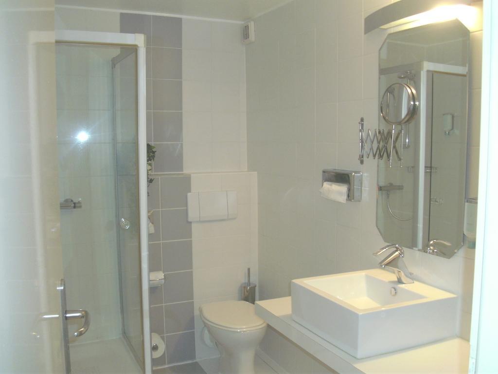 Hotel Ambiente Hof  Rum bild